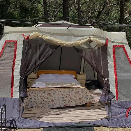 Lodge Pelekas Olive Grove Oasis Room No1